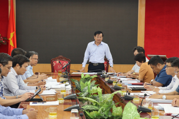 Đoàn giám sát của HĐND tỉnh Khánh Hòa nghe UBND tỉnh báo cáo tình hình thực hiện Chương trình phát triển đô thị tỉnh - ẢNH  V. KHA